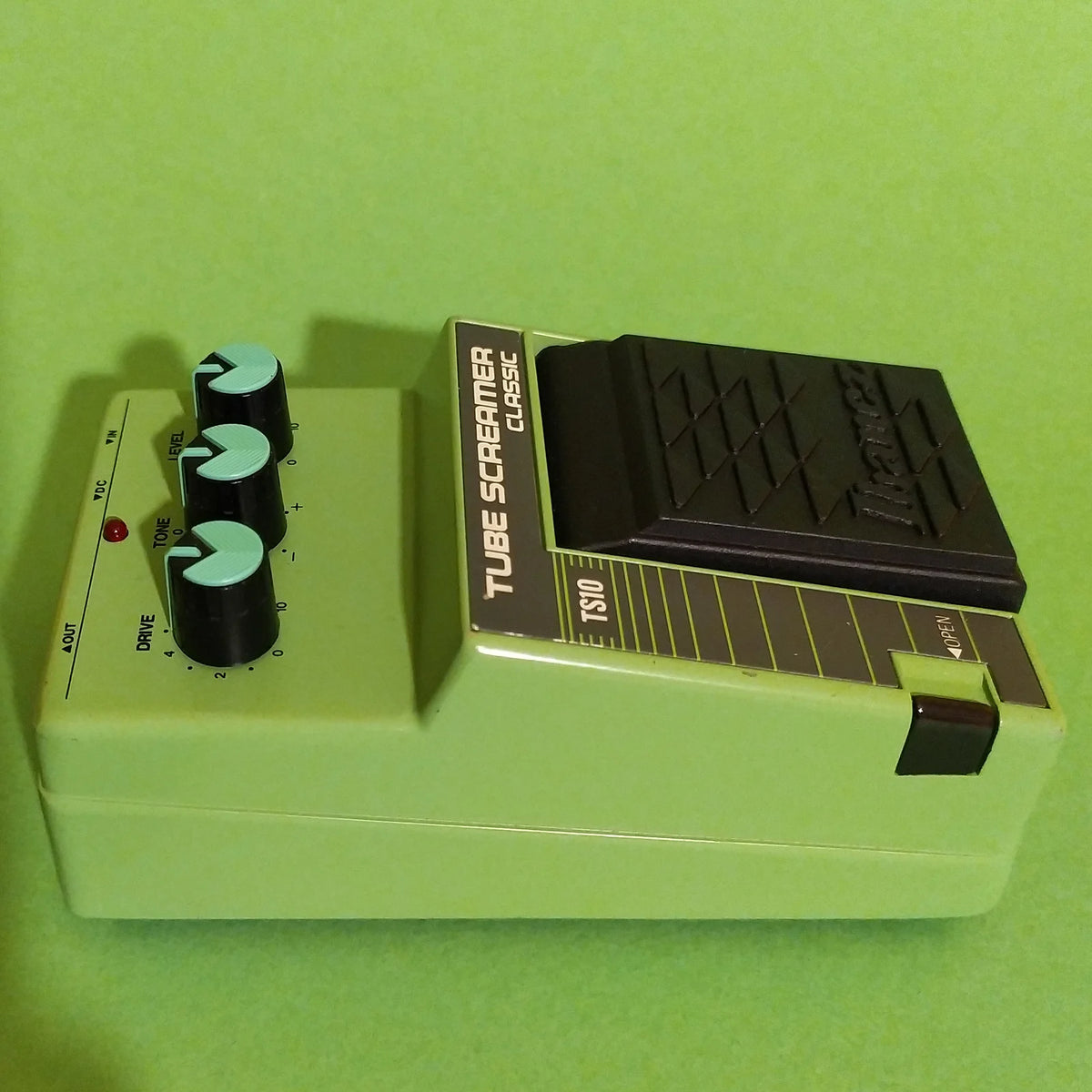 アイバニーズIbanez Tube Screamer Classic TS10 Ibanez TS10/TS-10 TUBE SCREAMER CLASSIC 艶有オペアンプの買取