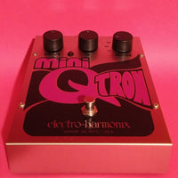 Electro-Harmonix Mini Q-Tron w/wooden box, manual, 3.5mm converter & sticker