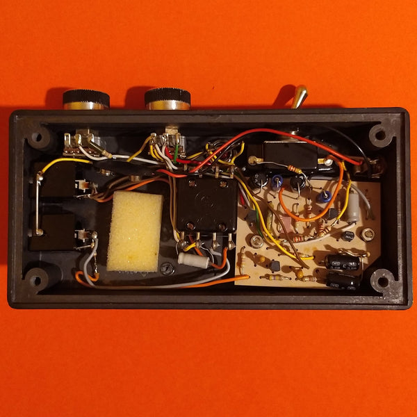 schaller tremolo pedal Schaller TR-68 Tremolo - LED & DC jack version