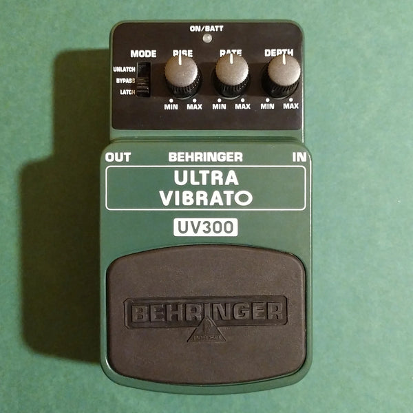 Behringer UV300 Ultra Vibrato (Boss VB-2 clone)